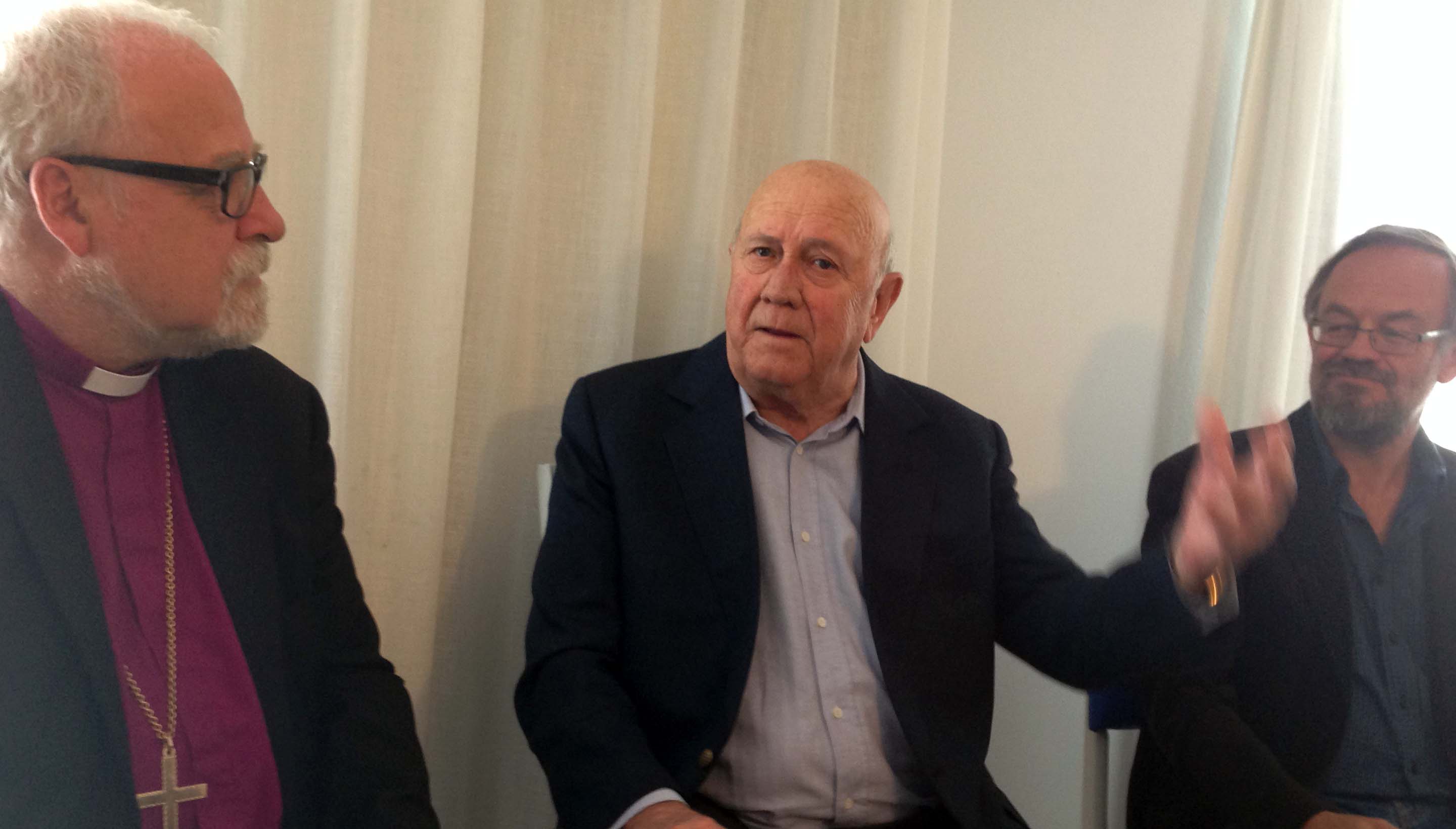 Frederik de Klerk ble intervjuet av biskop Atle Sommerfeldt og lektor Magne Aasbrenn