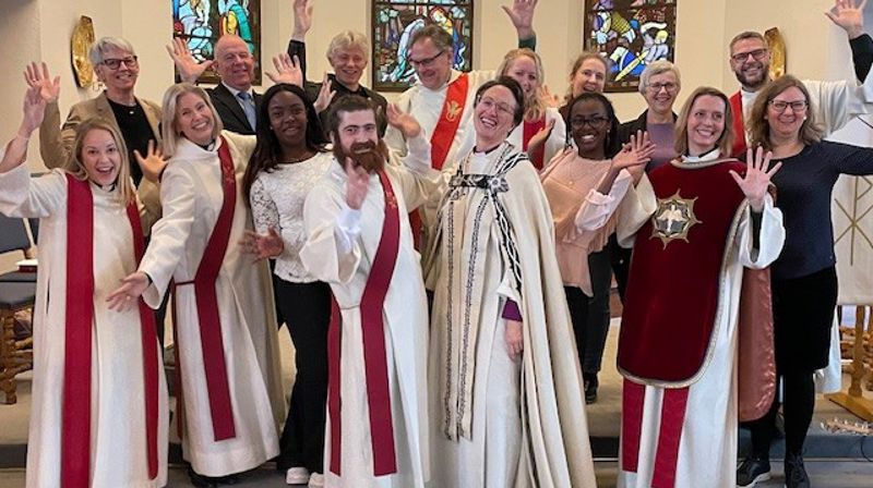 Vigsling av diakon Halvor Bekken Aschim-Teigum i Ås kirke 23.10.22. Foto: Mona Nordengen