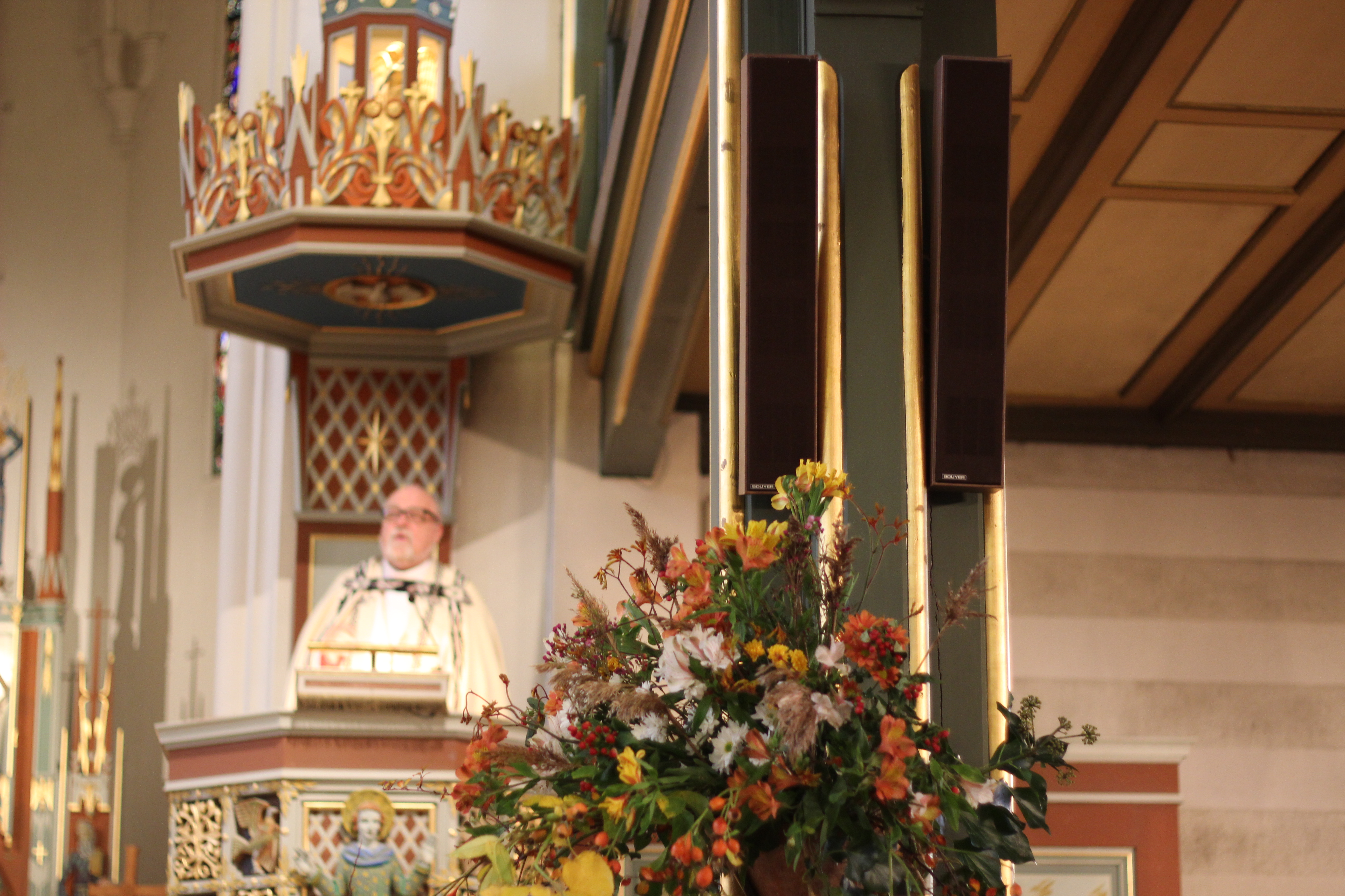 Biskopen på prekestolen i Domkirken på Allehelgenssøndag.