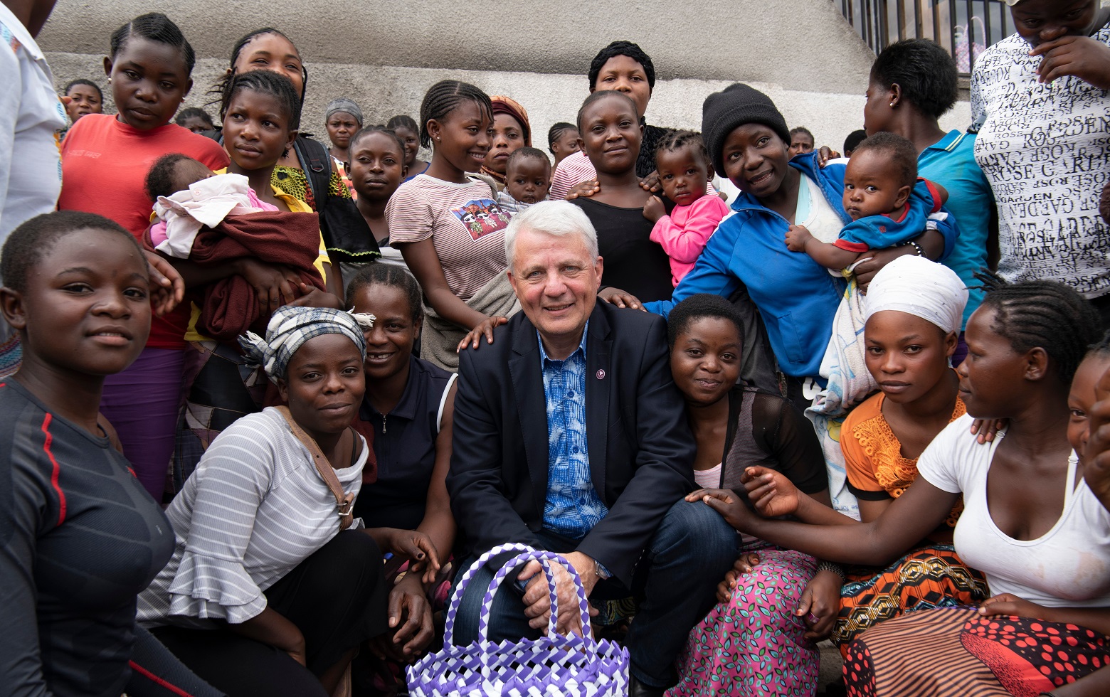 Kirkens nødhjelps generalsekretær, Dagfinn Høybråten forteller om kvinner i Kongo som opplever mindre vold etter Tamar-kampanjen