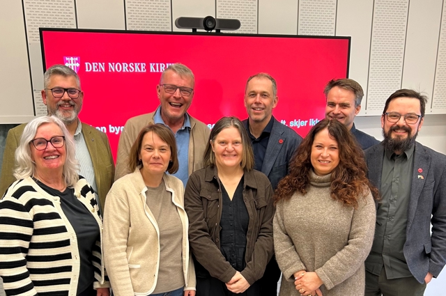 En samlet ledelse i Sør-Østerdal prosti står bak samarbeidsavtalen. Ledelsen av Hamar bispedømme mener avtalen kan få stor betydning for kirke-Norge. Foto: Anja Terjesen 