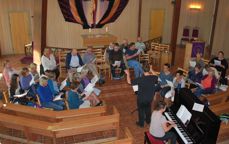 Kantor i Nord-Aurdal, Monica K. Solberg og kantor i Vestre Slidre, Are Alund, ledet prosjektkoret med 40 sangere. Både andre organister og prester fra dalføret var med. 