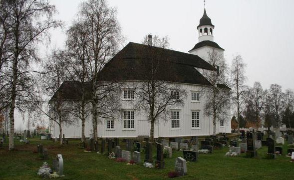 Tynset kirke er bygget i tre og ble oppført i 1795. Kirken har åttekantplan. Kirken har vernestatus automatisk listeført. 
