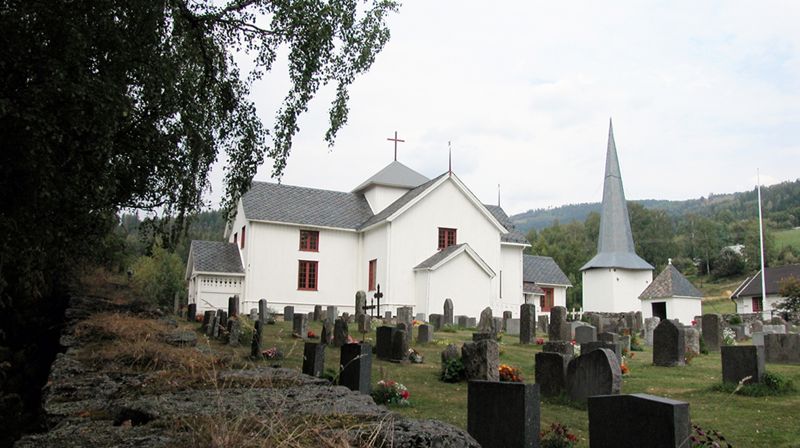 Bilde av Tretten kirke fra 2006