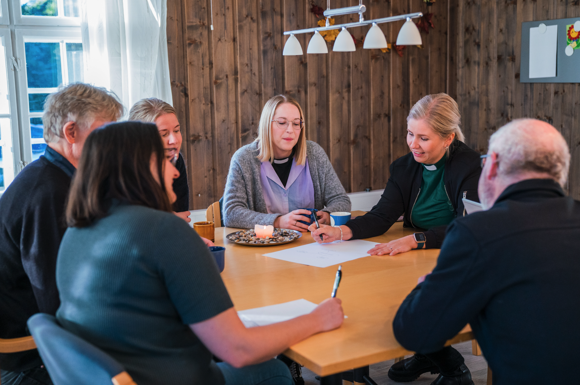Stabsmøtet samler alle uavhengig av arbeidsoppgave. Foto: Bo Mathisen