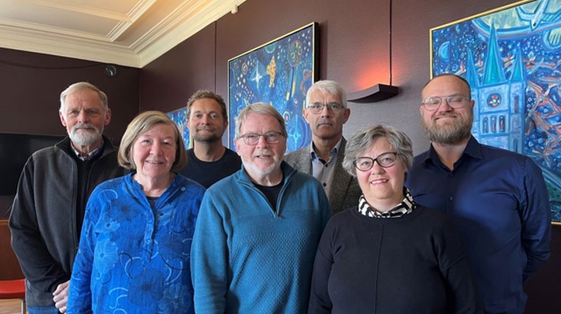 Valgrådet i Hamar bispedømme. Bak fv: Trond Glimsdal, Amund Gillebo, Trond Rønning og valgrådets sekretær Jon Arne Johansen Harby. Foran fv. Aase Marie Røed, Leif Jørn Hvidsten og Anny Holien. Foto: Hamar bispedømmeråd