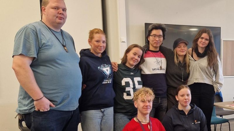 Ungdomsrådet i Hamar bispedømme for 2025 - 2026. Stående fv.: Jan Armand Hagelund (KFUK/M), Ingeborg Ruen Nymoen (Hamar), Karina Chutko Edvardsen (Lillehammer), Markus Rognlien (Eina), Maria Børresen (Gran) og Ada Celine Nybråten (Raufoss). Foran fv.: Nicholas Carlsen (Lunner) og Tonje Espeland (Brumunddal). Foto: Hamar bispedømme