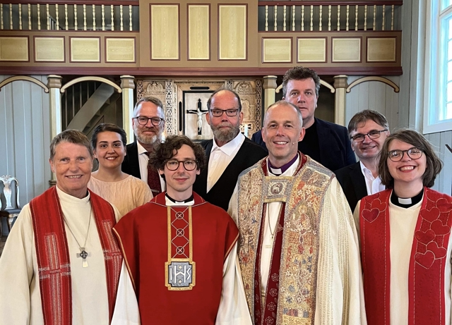 En av biskopens oppgaver er å ordinere nye prester. Ole Gustav Klevberg ble vigslet til tjeneste som kapellan i Eidskog kirke 18. juni 2023. Foto: Kirken i Eidskog