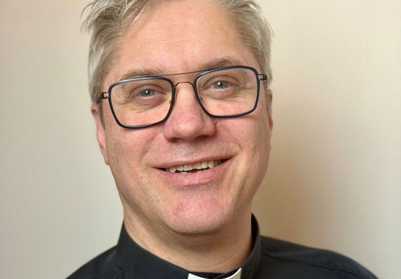 Martin-Oskar Enstad bor i Eidsvoll og kommer fra stillingen som sokneprest i Bjørke og Stensgård menigheter. Foto: kirken.no