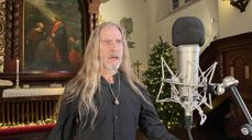 Øivind Elgenes sang nok en gang juleklassikeren "O helga natt" i Nordlandet kirke