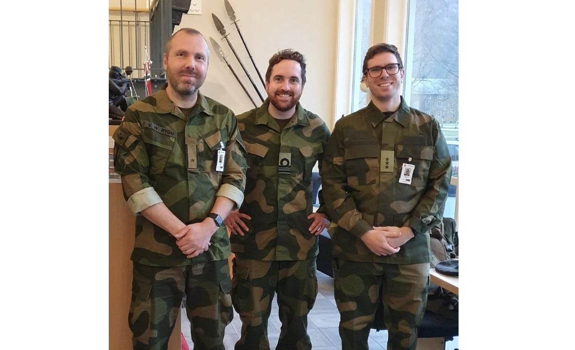 Distriktsprest og major Vidar Wilhelmsen Rygh, kapteinløytnant Joachim Haaland og kaptein Johnny Leikvoll Drabløs. Foto: Privat 
