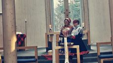 Leder i Samisk kirkeråd Sara Ellen Anne Eira og tolk Anne Marit Eira Anti. Foto Samisk kirkeråd / Den norske kirke