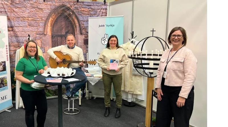 Representanter fra Møre bispedømme på plass på utdanningsmesse i Ålesund. F.v.: Sølvi Irene Ulvestad (kateket),  Oddgeir Nossen (kantor), Åsrun Eli Håvik (diakon) og Bente Andreassen Pilskog (kirkeverge i Hareid kyrkjelege fellesråd).