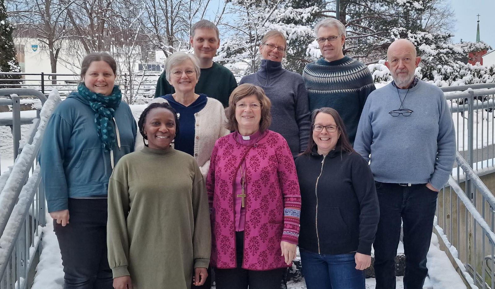 Framme fra venstre: Caroline Sefu, biskop Ingeborg Midttømme, Sølvi Irene Ulvestad. I midten: Anne Marie Sørdal, Astrid Øygard, Olav Rønneberg. Bakerst: John Ivar Tønnesen, Aud Marit Andreassen og Odd Erik Stendahl. Foto: Møre bispedømme 