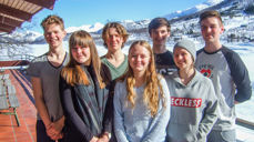 Bak,frå venstre: Olai Stavseng, Øystein Grimstad Thormodsæter, Iver Fiskaa Ødegård, Jonathan Risung. Framme,frå venstre: Tordis Kanutte Frisvoll, Ylva Elisabeth Bjørnes, Othilie Tofte Lerheim. (Desse var ikkje med på bilete: Elias Storhaug og David Kringstad Grønvik)