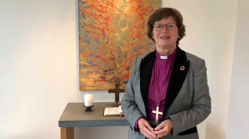 – Nynorske salmar er ein stor rikdom for mange. Salmane lever i den enkelte av oss, i familiar og i bygder. Den nynorske salmen er noko stort å få vekse inn i, og den følgjer oss heile livet, seier biskop Ingeborg Midttømme.