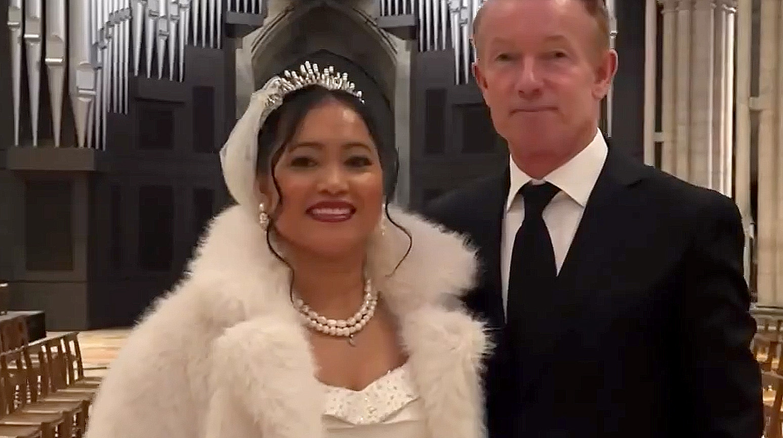 Rune Gundersen og Delina Rosa Sinabutar var et av parene som giftet seg «drop-in» i Nidarosdomen på Valentinsdagen. (Foto: Karina Lein)