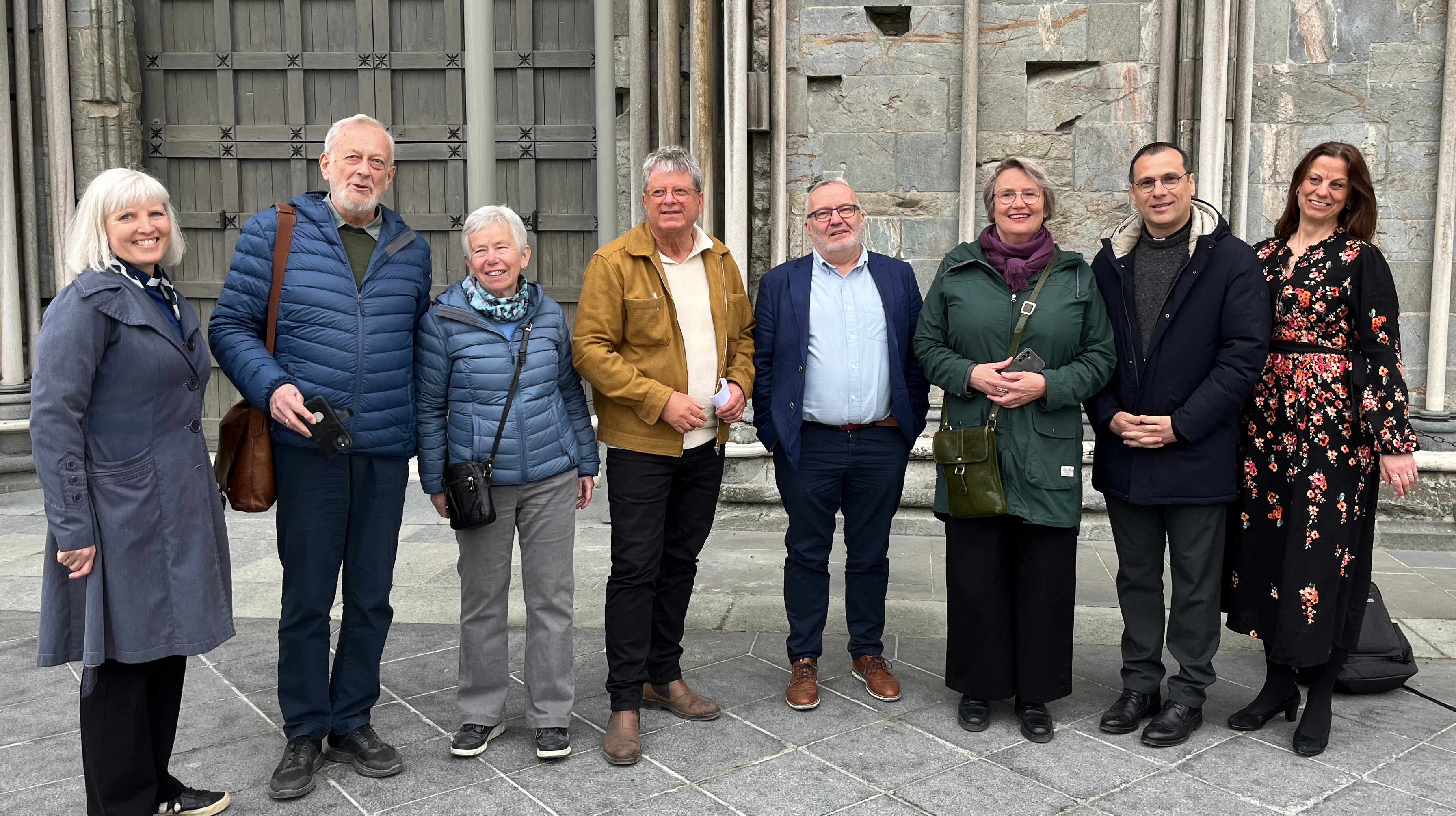 Ramallah-presten Munther Isac besøkte representanter for Byåsen menighet, Kirkelig fellesråd i Trondheim og Nidaros bispedømme. Fra venstre: Bodil Slørdal, Knut Kittelsaa, Anna Kittelsaa, Odd Anders With, John Stene, Beate Iren Lerdahl, Munther Isac og Aud Kristin Saltvik Aasen.