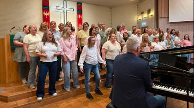Gospel Explosion på plass under bispevisitasen på Byåsen (Foto: Aud Kristin Saltvik Aasen)