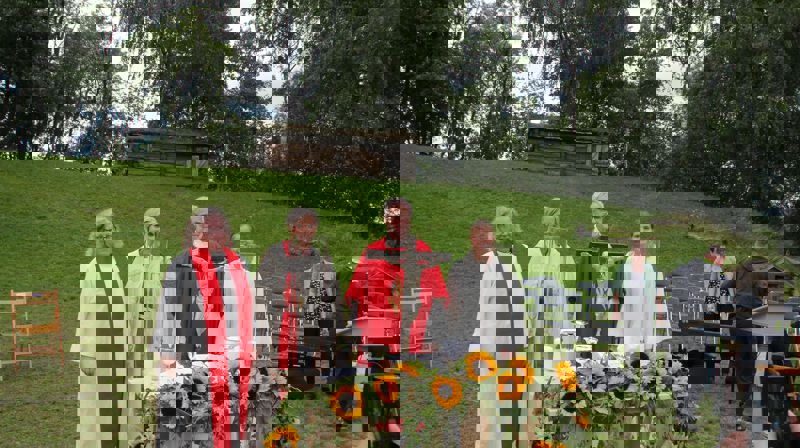 Fra venstre: Christine Waanders, biskop Herborg Finnset, prost Gustav Danielsen, student Maren Græsli. Foto: Stiklestad menighet