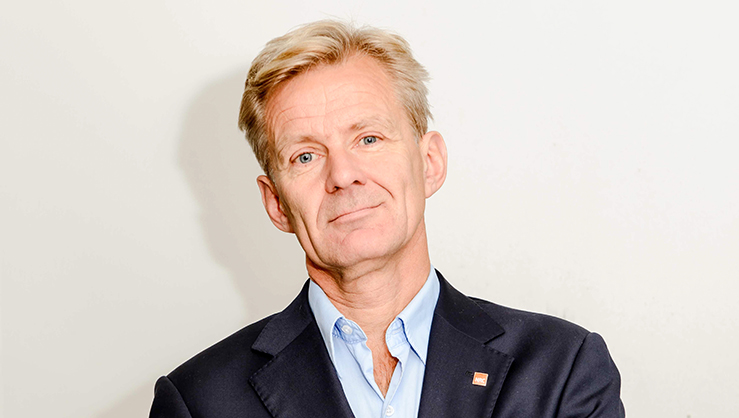 Jan Egeland får overrakt prisen i Nidarosdomen