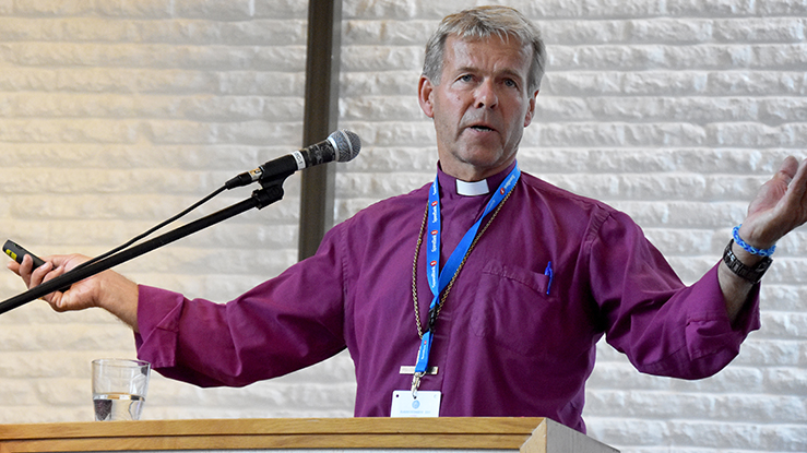 - Nåde er når alt er tapt, å få alt tilbake, sa Per Arne Dahl i sin bibeltime under Kirke 2017. (Alle foto: Magne Vik Bjørkøy)