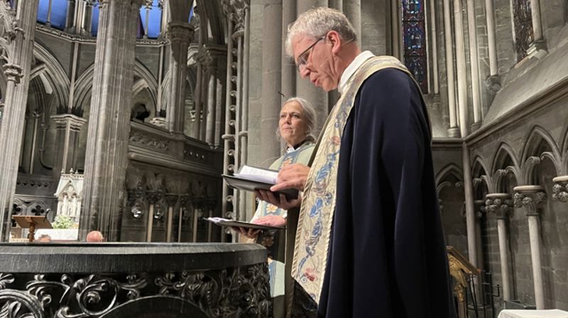 Domprost i Nidaros Kristin Moen Saxegaard og biskop i Nidaros domprosti og preses i Den norske kirke, Olav Fykse Tveit.