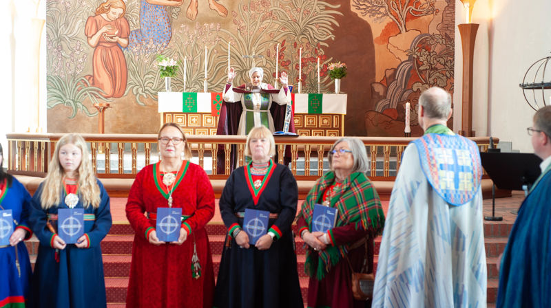 9.-10. november markeres utgivelsen av Orre testamente i Trondheim og Nidarosdomen. Her lyser biskop i Nidaros, Herborg Finnset, velsignelsen under lanseringen og gudstjenestefeiringen i Stora kyrkan i Östersund i slutten av august.