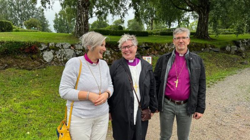 Tre biskoper. Tre land. Biskop i Nidaros Herborg Finnset, biskop i Härnösand stift Eva Nordung Byström og biskop i Lappo stift, Matti Salomäki.