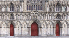 Alle foto: Elisa Kartum/NDR Tekst: NDR/Pressemelding Slik vil de nye dørene på Nidarosdomens vestfront se ut.