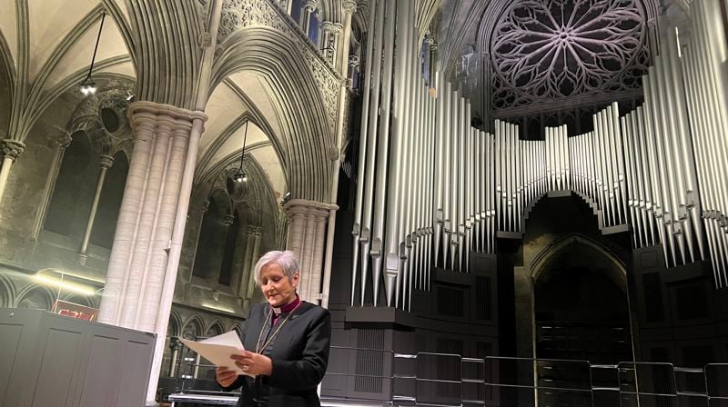 Biskop Herborg holder nyttårstalen i Nidarosdomen i januar 2024.