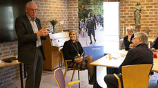 Regionleder i Norsk Luthersk Misjonssamband, Johannes Selstø, var en av møtedeltagerne som fortalte biskop og organisasjonskolleger om sitt arbeid. (Foto: Magne Vik Bjørkøy)