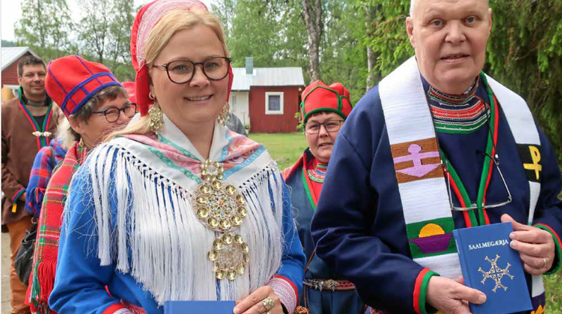 Sørsamisk salmebok ble lansert i fjor sommer. Foto: Daerpies Dierie