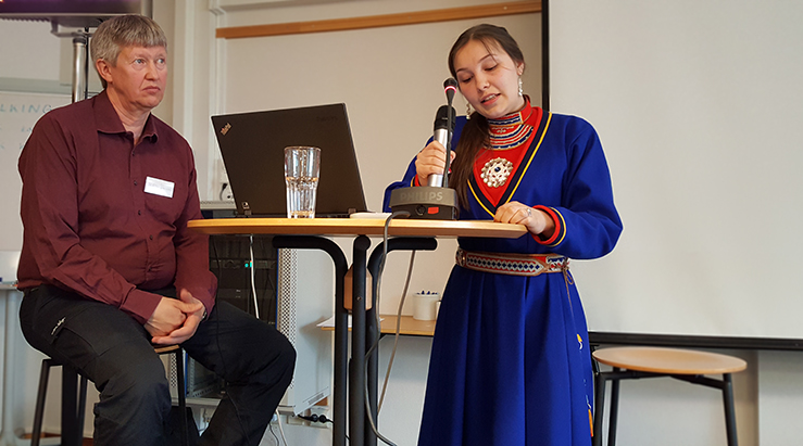 Bertil Jönsson og Ramona Kappfjell Sørfjell snakket om temaet «Når skaperverket trues» under Samis kirkelivskonferanse i Tromsø. (Foto: Meerke Krihke Leine Bientie)