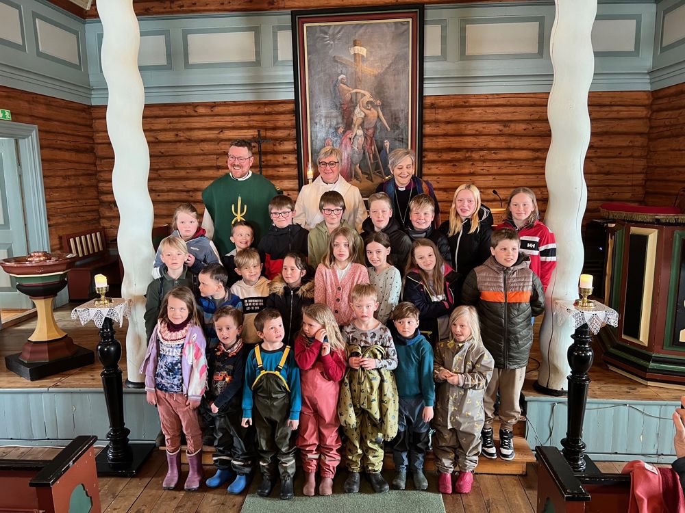 Skolen på Glåmos deltok på Falkbergemesse i Glåmos kirke