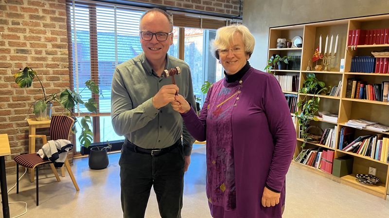 Nyvalgt leder Gunnar Winther (ÅF) og avtroppende leder Brit Skjelbred (NK).