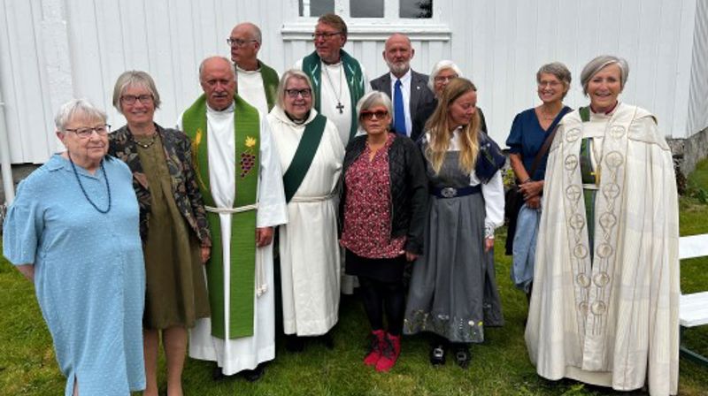 Maria Stoltsmo, Astri Wessel, Oddbjørn Stjern, Jon Nilsen, Birgith Østnes, Dagfinn Thomassen, Jorunn Tøndel, Morten Juul, Ellbjørg Reiten, Jorunn Wæge, Mariann Espeland, biskop Herborg Finnset.