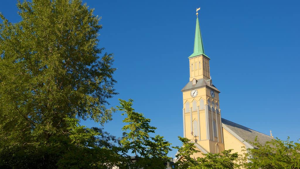 Kirketårnet Tromsø domkirke.  Foto: Den norske kirke