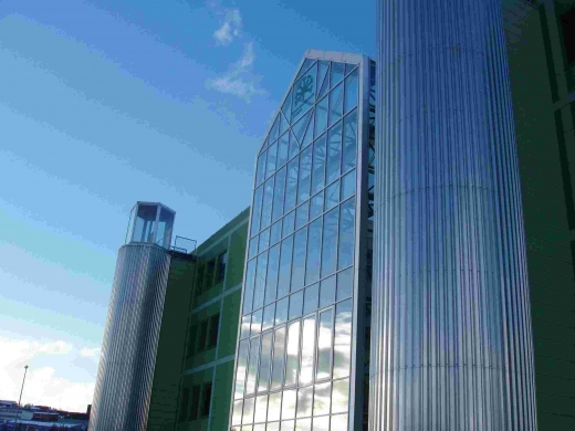 KUN holder til i Forskningsparken som ligger i utkanten av Universitetet i Tromsø sitt område. 