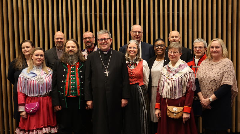 Biskop Stig Lægdene og staben ved bispedømmekontoret. Foto: Anders Emil Kaldhol