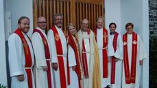 De medvirkende prestene fra venstre: Stian Holtskog, Hans Jørgen Nilsen, Arne Bernt Håkonseth, Hanne Punsvik Øygard, Olav Øygard, Sjur Isaksen, Espen Robsahm Kjørven og Ingrid Vad Nilsen