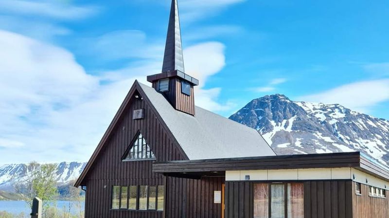 Langvassbukt kirke. Foto: Kvæfjord sokn