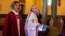 Biskop Kari Veiteberg og sokneprest Marit Skjeggestad.