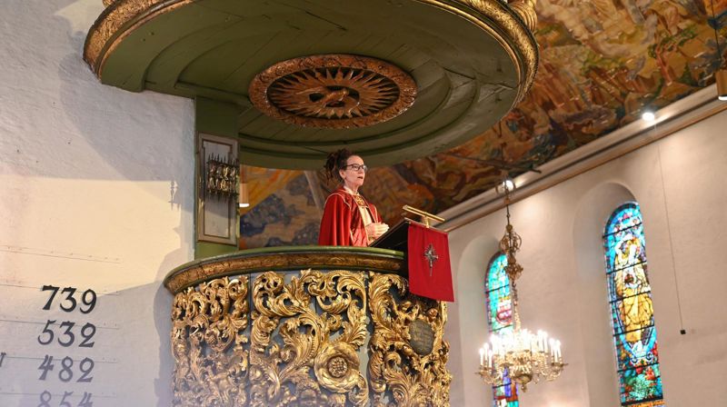 Biskop Sunniva Gylver i gudstjenesten der hun ble vigslet til biskop i Oslo domkirke. Foto: Andora Hylland