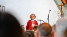 Biskop Kari Veiteberg på visitasgudstjenesten i Holmen kirke. Foto: Asker kirkelige fellesråd