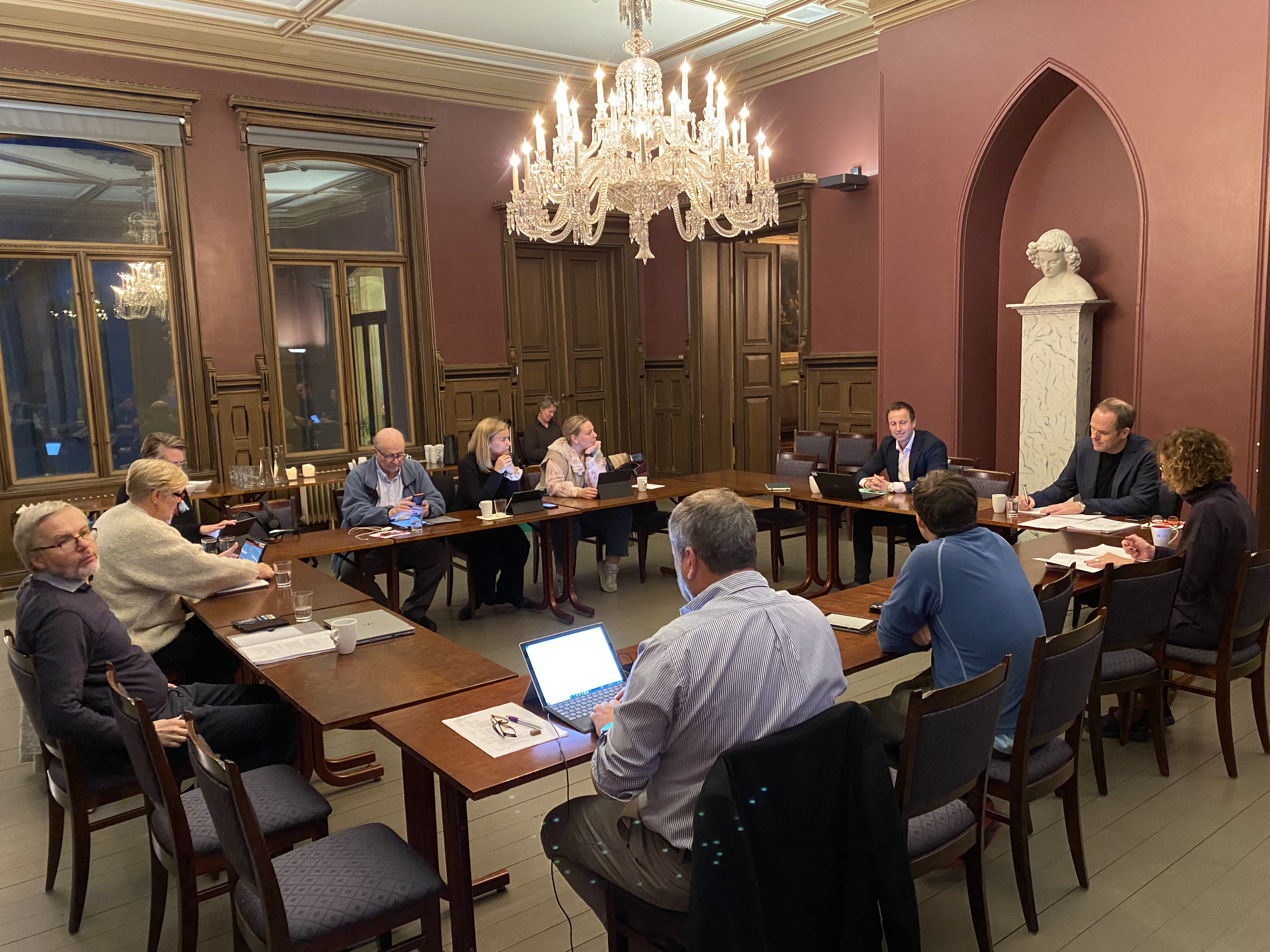 Oslo bispedømmeråd samlet til møte. 