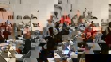 MØTE: Denne gjengen var forrige uke samlet til oppstartsmøte for livssynsåpent hus i Hovinbyen. Foto: Awais Mushtaq