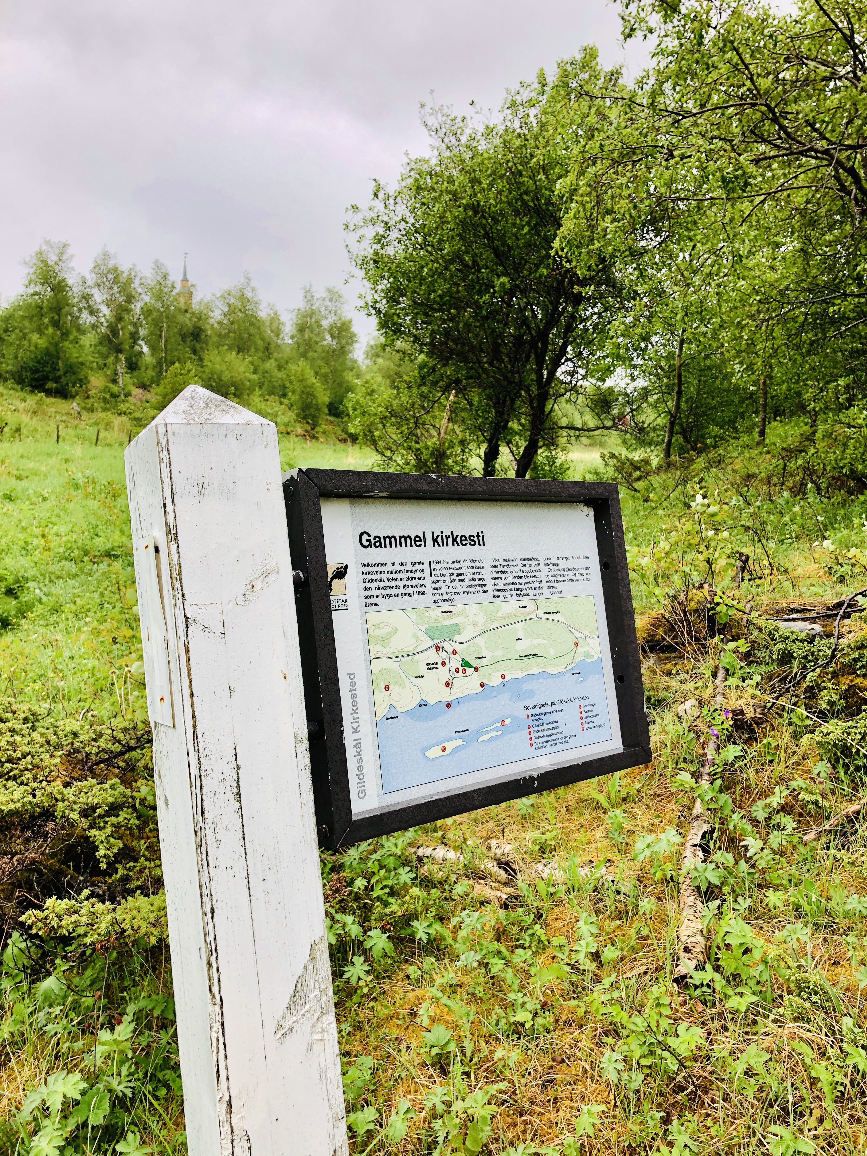 Den gamle kirkestien mellom Inndyr sentrum og kirkestedet er satt i stand og er klar til bruk.