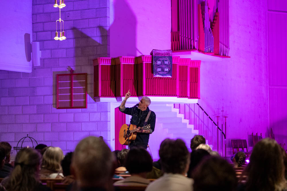 Trygve Skaug og Bodø domkirkes ungdomskor hadde en flott konsert for oss.