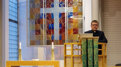 Biskop Svein Valle holdt et innlegg under KICK OFF-samlingen i Rønvik kirke.